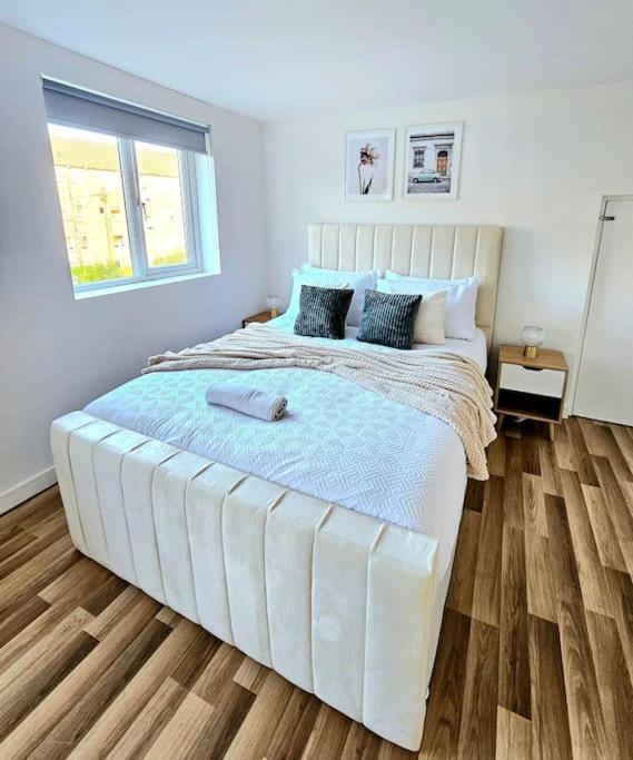 גלאזגו Spacious Haven With Free Parking מראה חיצוני תמונה