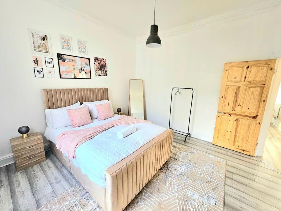 גלאזגו Spacious Haven With Free Parking מראה חיצוני תמונה