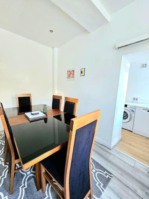 גלאזגו Spacious Haven With Free Parking מראה חיצוני תמונה