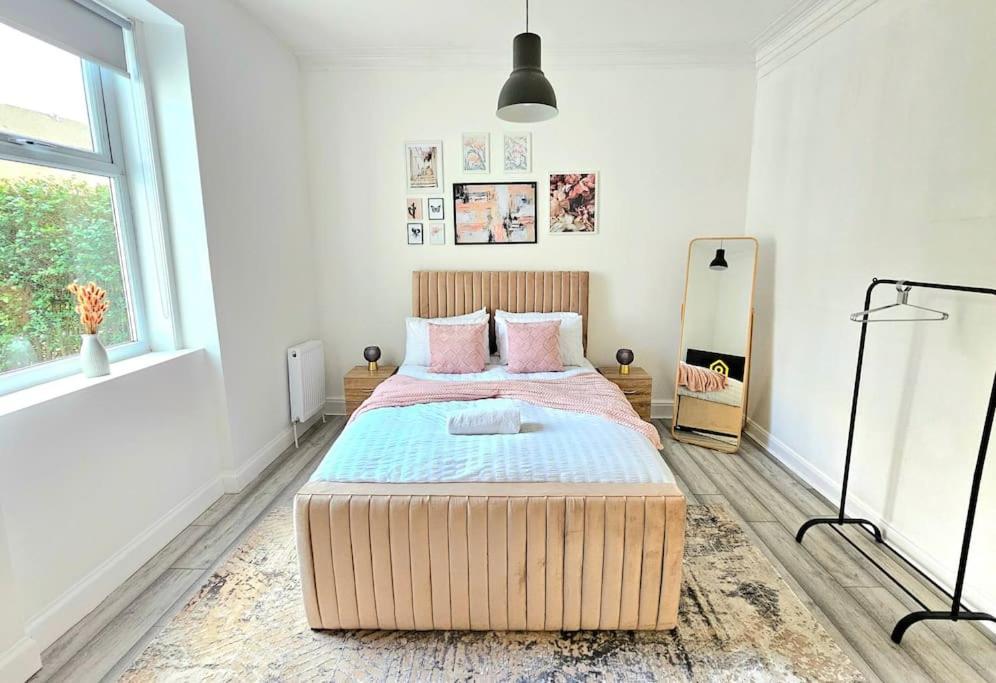 גלאזגו Spacious Haven With Free Parking מראה חיצוני תמונה