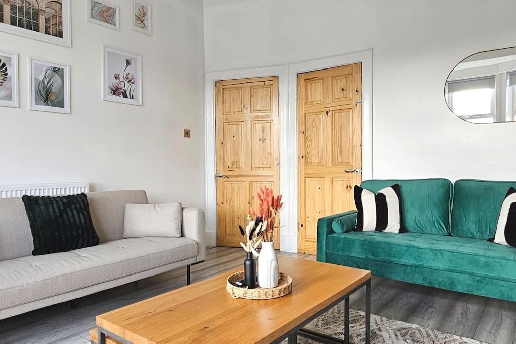 גלאזגו Spacious Haven With Free Parking מראה חיצוני תמונה